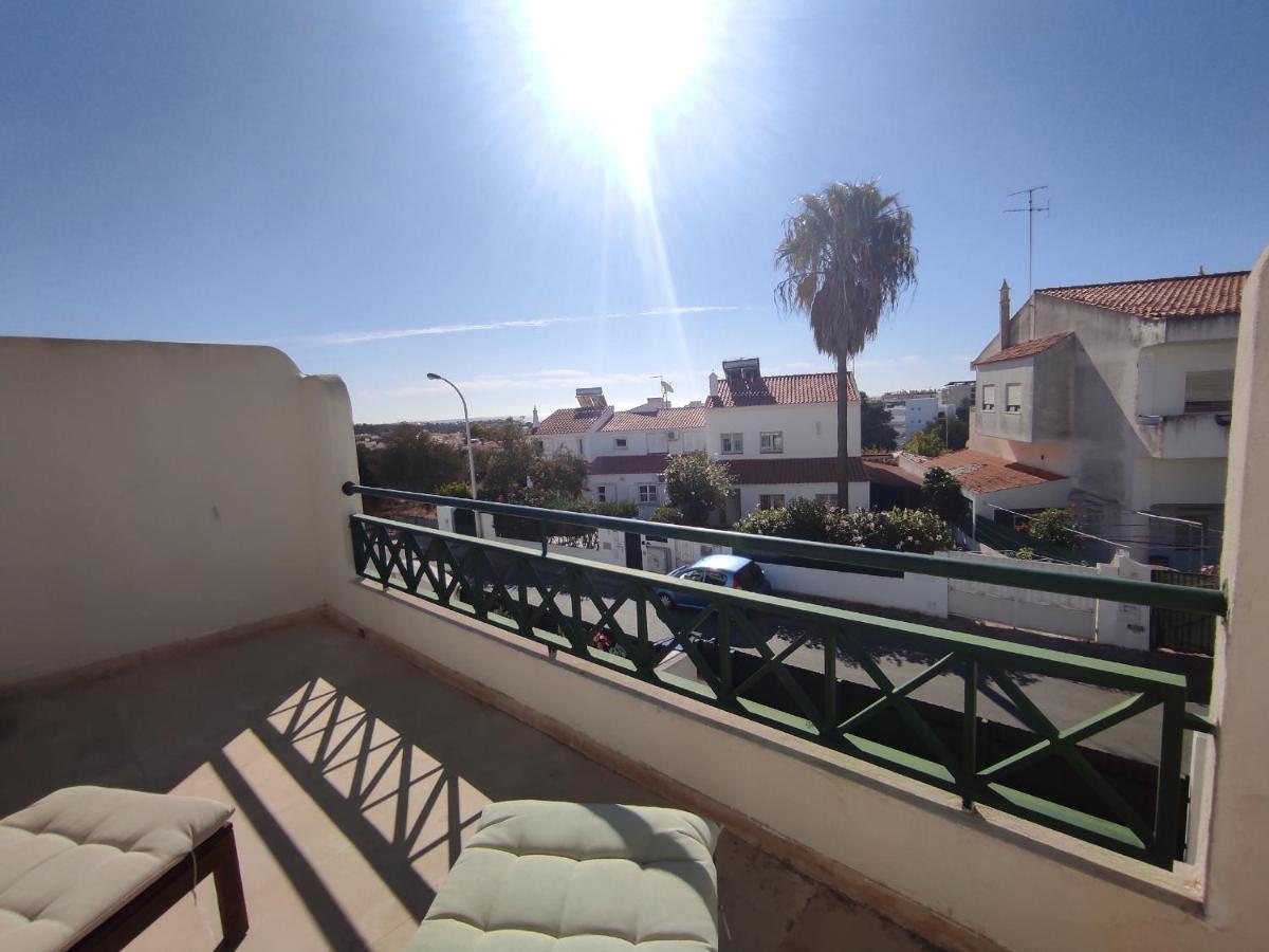 Villa Magna Near The Strip With Bbq, Ac, Balcony, Parking, 4 Tvs And Free Wifi *